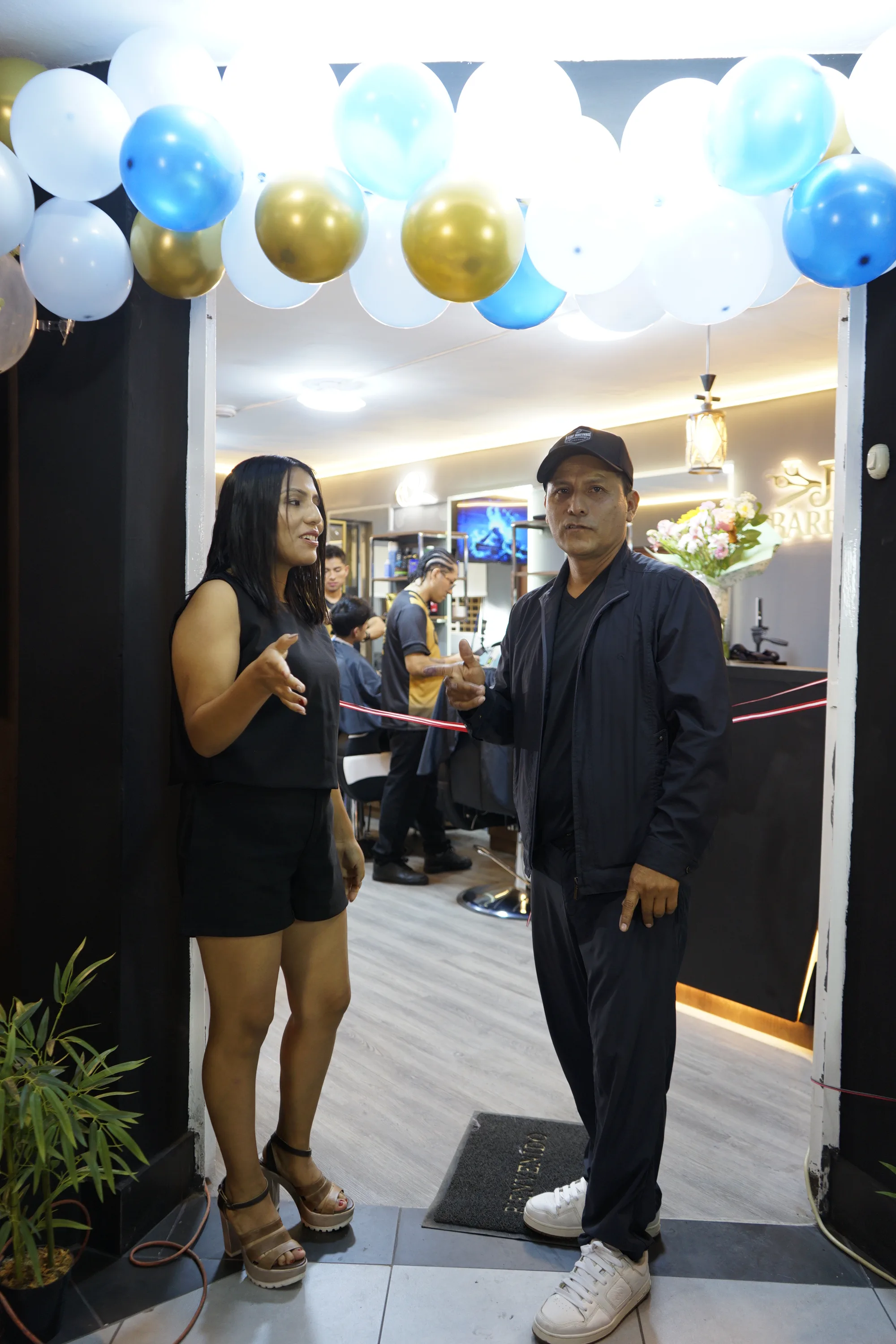 Día de inauguración de barbería JR — foto 7